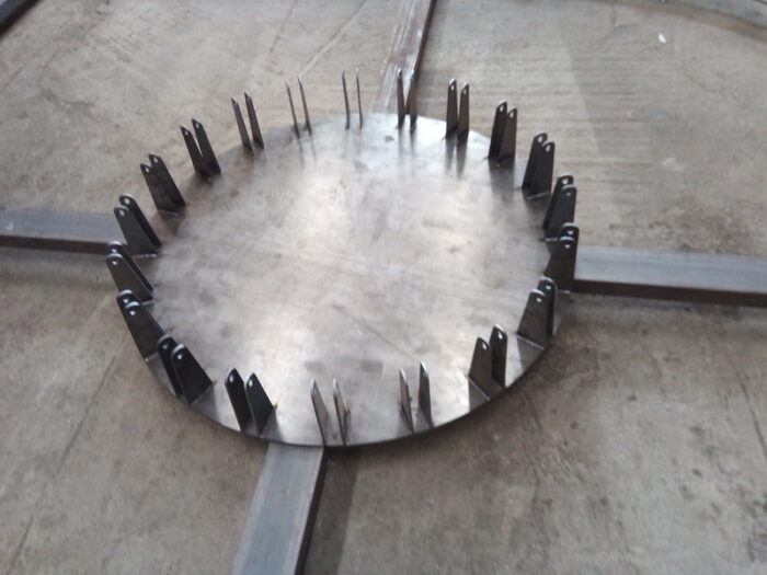 Поворотный сварочный стол для изготовления цилиндрических ёмкостей
